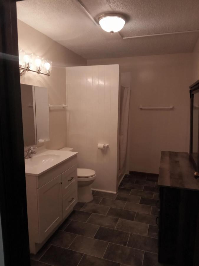 E. Michigan Walk Up Furnished 2 Bedroom Apt Lansing Exterior photo