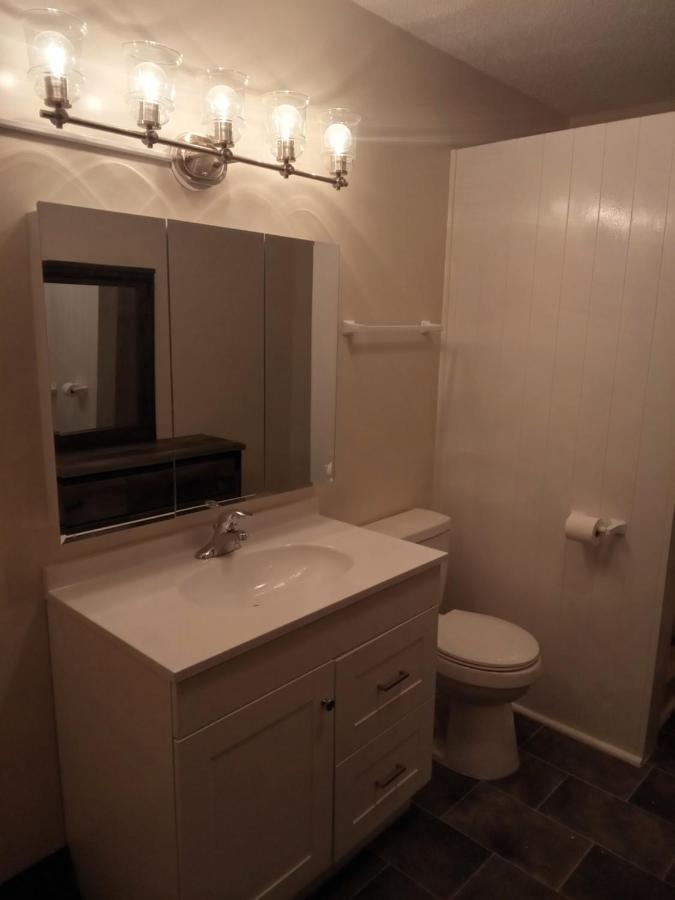 E. Michigan Walk Up Furnished 2 Bedroom Apt Lansing Exterior photo