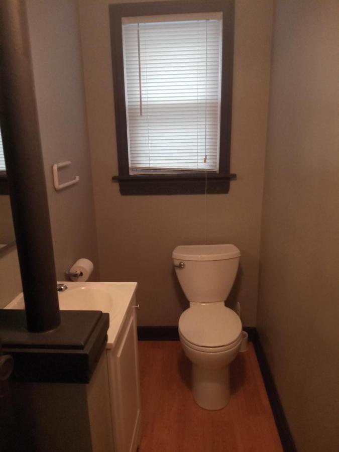 E. Michigan Walk Up Furnished 2 Bedroom Apt Lansing Exterior photo