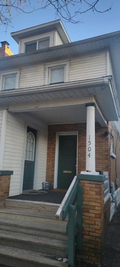 E. Michigan Walk Up Furnished 2 Bedroom Apt Lansing Exterior photo